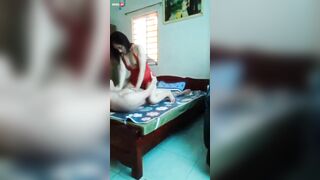 Chồng nứng cặc địt vợ mạnh bạo cực sung (Full Clip)