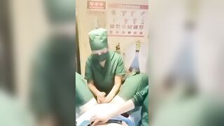Đi phòng khám bị 2 y tá sục cặc cho phụt nước kích thích