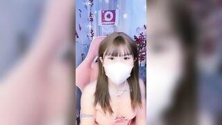 Em idol QQLive Merya dễ thương ngồi banh háng livestream show móc lồn hồng cực ngon