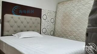Con trai với mẹ kế lén lút trốn bố vào khách sạn địt nhau thỏa mãn tình dục cho mẹ kế