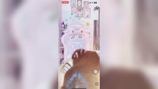 Gái VN bím hồng live cắt tỉa lông lồn