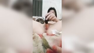 Thủ dâm cho anh ny mà ko thấy dưa chuột,eg dùng luôn cây son đút vào lồn