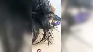 Mỗi lần sang nhà là em hàng xóm nó lại sấn lại kéo vào phòng để em bú cu