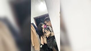 Chịch bé sinh viên cực phẩm trước gương em quay lại video làm kỷ niệm