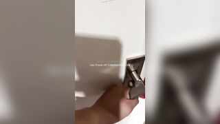 Đang tắm thì bồ vào cho bú cu vú to lồn múp dâm đãng kích thích
