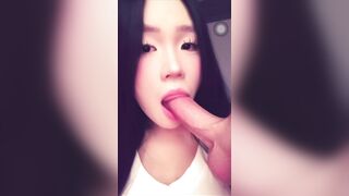 Cho em hs cùng bàn bú cuu