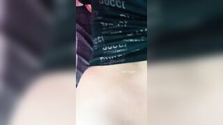 Ko chịu cũng phải chịu doggy cái lồn cô bạn thân cùng bàn năm nào