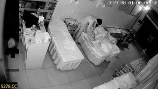 Hack cam vợ chồng chịch nhau em con gái còn phải nứng