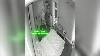 Hack Camera Vừa Địt Vợ Vừa Xem Điện Thoại