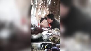 Nhậu rồi cho bạn chồng bú vú tại bàn nhậu