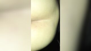 Địt vào lỗ đít em rau dâm rên la dâm đãng