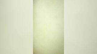 Địt vào lỗ đít em rau dâm rên la dâm đãng