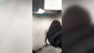 Lên phố thăm e họ sinh viên sống 1 mình tranh thủ e đg rửa mặt liền tụt quần e ra đụ