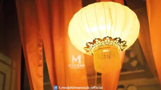 Thanh niên lần đầu được chơi đĩ