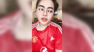 Gái dâm chubby đeo kính mặt dâm vú to lồn múp thủ dâm kích thích