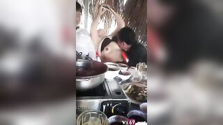 Về miền Tây nhậu say vén áo bú luôn vú vk bạn