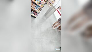 Grab biến thái vừa giao hàng vừa quay lén dưới váy các e xinh 1 công đôi việc p2