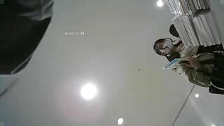quay lén dứoi váy mấy em nữ sinh cấp 3 trong siêu thị