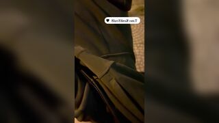 Public với em họ ngoài đường để giấu bố mẹ