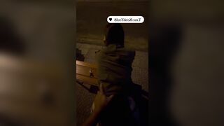 Public với em họ ngoài đường để giấu bố mẹ