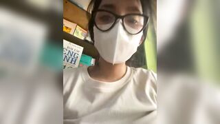 Ghệ việt lén móc trong thư viện