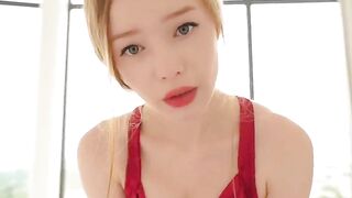 Em gái nga siêu trắng địt trộm siêu ngon. Limk Ai lột đồ ở mol tả nha ae siêu ngon.