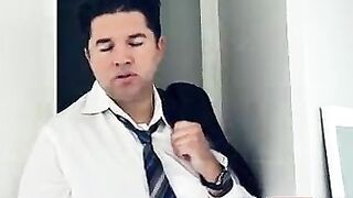 Chồng dùng vợ để trả nợ