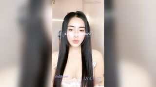 MMLIVE cheryy2 em gái Việt mặt xinh lồn múp ai muốn vào húp không nè