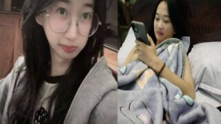 Em mải xem tóp tắt phim mà sex không chu ý