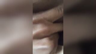 Mẹ vợ nứng lồn thèm cặc móc lồn thủ dâm cho trai xem