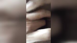 Mẹ vợ nứng lồn thèm cặc móc lồn thủ dâm cho trai xem