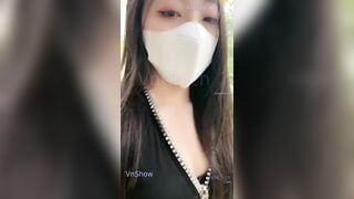 Em idol MMlive sanzai2 vào bụi chuối livestream public show chịch với trai cực ngon P 2