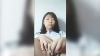 Em học sinh 2k8 lồn non thủ dâm móc lồn khi ở nhà một mình