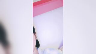 Em gái teen lồn hồng thủ dâm, lồn múp như múi mít!!! P2