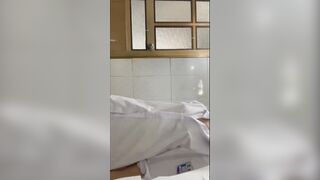 Tự quay, teen HS Lớp 10 về Tắm khoe vú, Chát sex móc lồn chảy đầy dâm thủy