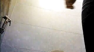 Quay lén WC nữ 21