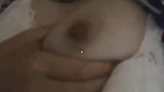 Gái xinh vú to 2