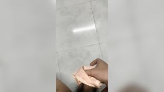 Sục Hết Sức Mình Với Quần Lót Em Hàng Xóm Mình Dây
