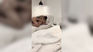 Thằng em lén địt chị  vợ chubby vú to lồn múp khi vợ nằm ngủ bên cạnh