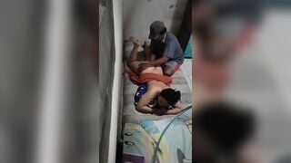 Chồng làm xa, vợ nứng lồn thuê xe ôm về địt
