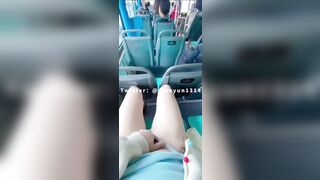 Cô gái khoe lồn trên xe buýt 5