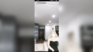 Em gái live trả kèo