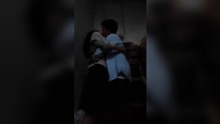 Làm nhẹ thôi bạn em nghe thấy