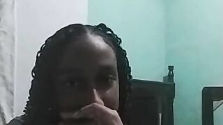 Gạ rau show cặp vú non trên ometv