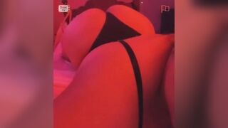 Gái 18 vú khủng khát tình trên ometv
