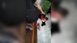 Nóng đánh ghen trong trọ con vợ lồn nhiều thật này thì săn piter