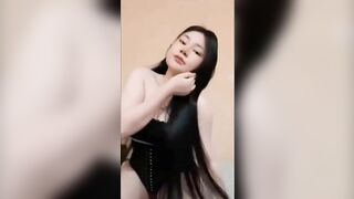 Em sinh viên vú to lồn múp móc lồn thủ dâm chảy nước dâm đãng 2