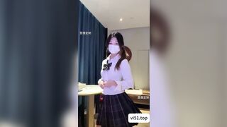 Em học sinh hàng ngon mới lớn thích cosplay khoe hàng thủ dâm cho trai xem