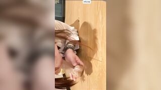 Gái dâm xăm trổ vú to khoe hàng bú mút con cặc giả dâm đãng kích thích
