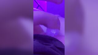 Gái lồn đẹp thủ dâm với sextoy
